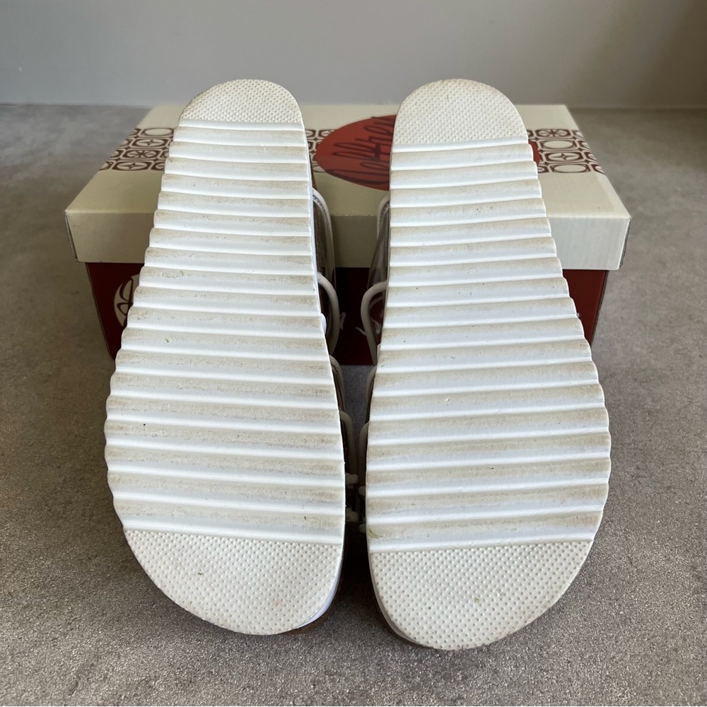 Jeffrey Campbell Fatu Sandal - clear/white - Picture 8 of 9